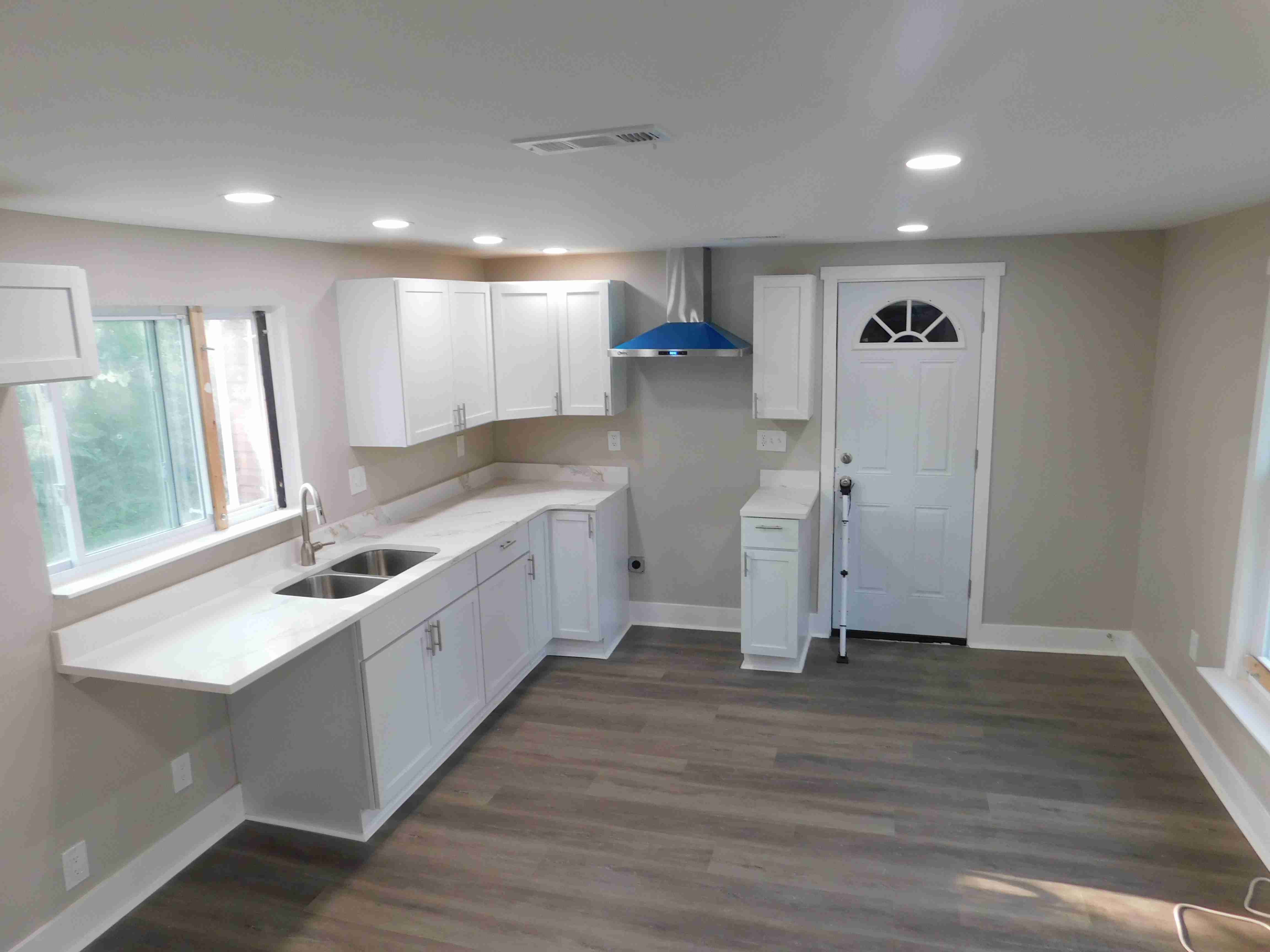 14919 Rochelle_kitchen .JPG